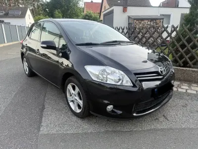 Gebraucht Toyota Auris Executive 132 PS (97 kW) 2012 Schwarz Limousine