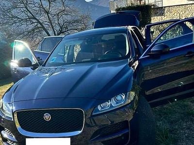 Gebraucht Jaguar F-Pace 180 PS (132 kW) 2016 Blau SUV