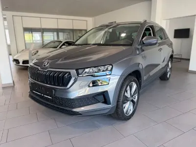 Gebraucht Skoda Karoq Selection 150 PS (110 kW) 2025 Graphite grey SUV