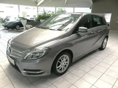 Używany Mercedes B200 156 KM (114 kW) 2012 Szary Minivan