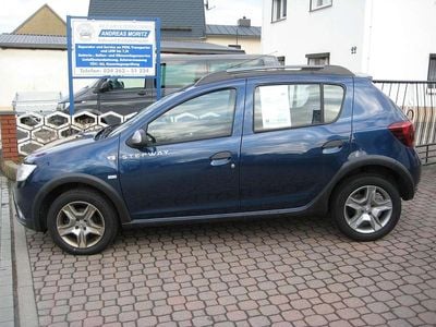 Gebraucht Dacia Sandero Stepway Ambiance 90 PS (66 kW) 2017 Blau cosmos Kleinwagen