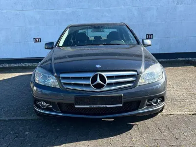 Gebraucht Mercedes C200 136 PS (100 kW) 2010 Blau Limousine