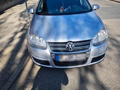 Gebraucht VW Jetta 102 PS (75 kW) 2009 Silber Limousine