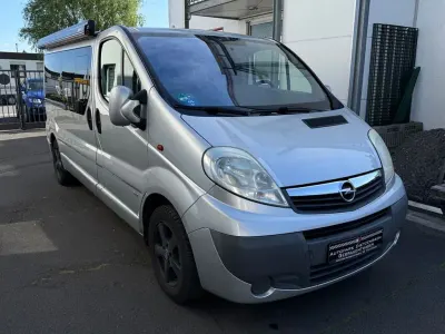 Gebraucht Opel Vivaro 114 PS (83 kW) 2013 Silber Van / Kleinbus