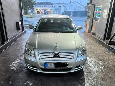 Usata Toyota Avensis 116 CV (85 kW) 2005 Argento Berlina