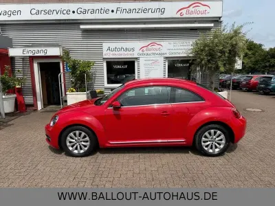 Gebraucht VW Beetle Design 105 PS (77 kW) 2012 Rot Kleinwagen