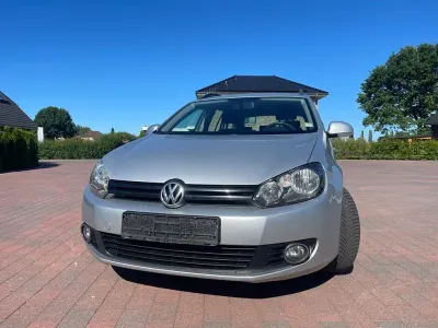 Gebraucht VW Golf VI Trendline 105 PS (77 kW) 2011 Silber Kleinwagen