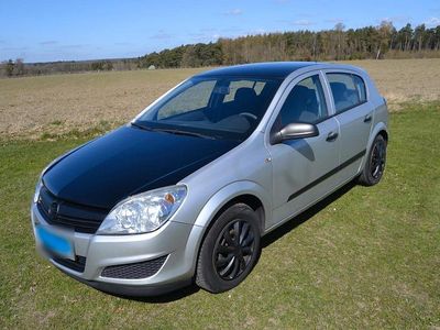 Gebraucht Opel Astra 115 PS (84 kW) 2008 Silber Limousine