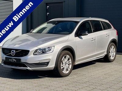 Gebraucht Volvo V60 CC Momentum 245 PS (180 kW) 2016 Grau Kombi
