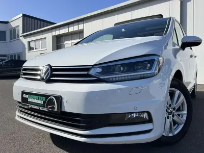 Gebraucht VW Touran Comfortline 150 PS (110 kW) 2022 Weiß Van / Kleinbus