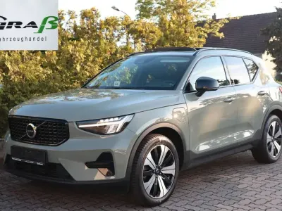 Gebraucht Volvo XC40 Plus 261 PS (191 kW) 2023 Sage green SUV
