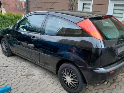 Gebraucht Ford Focus 101 PS (74 kW) 2004 Schwarz Limousine