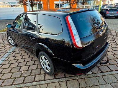 Usata Ford Focus Viva 109 CV (80 kW) 2011 Nero Berlina