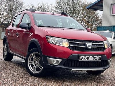 Gebraucht Dacia Sandero Prestige 90 PS (66 kW) 2015 Rot Limousine