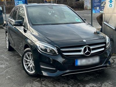 Gebraucht Mercedes B200 136 PS (100 kW) 2018 Schwarz Van / Kleinbus