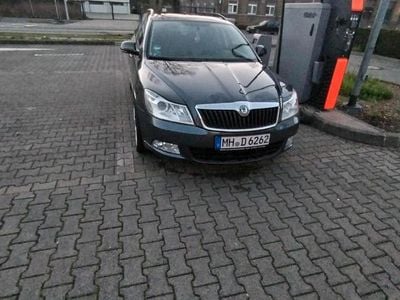 Usado Skoda Octavia 160 HP (117 kW) 2011 Andere farben Carrinha