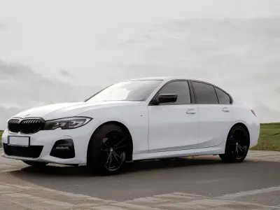 Gebraucht BMW 320 M Sport 190 PS (139 kW) 2022 Weiß Limousine