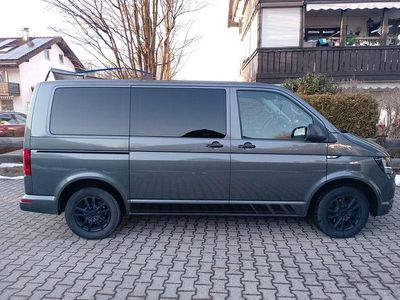 Gebraucht VW Multivan 150 PS (110 kW) 2016 Grau Van
