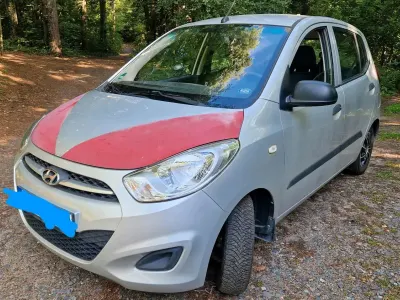 Gebraucht Hyundai i10 60 PS (44 kW) 2011 Silber Kleinwagen