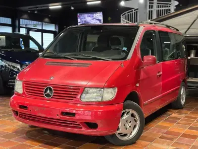 Usata Mercedes V220 122 CV (89 kW) 2000 Rosso Monovolume