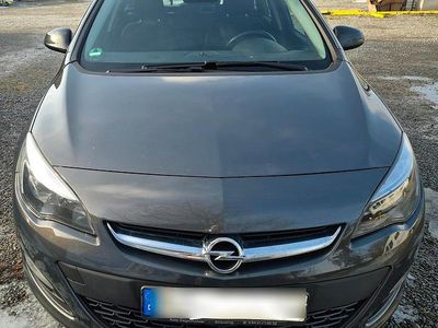 Gebraucht Opel Astra 140 PS (102 kW) 2015 Schwarz Kombi