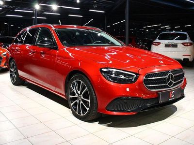 Rot Gebraucht 2022 Mercedes E300 Night Limousine | 35.400 € (Teuer)
