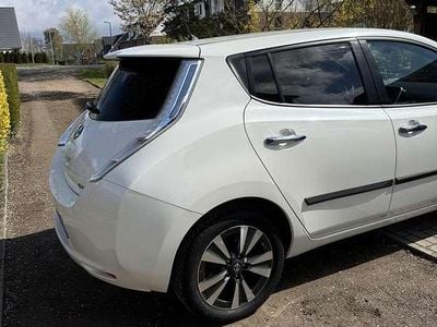 Second-hand Nissan Leaf Tekna 80 kW (109 CP) 2016 Alb Hatchback