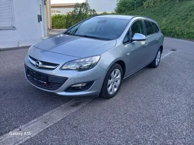 Gebraucht Opel Astra 165 PS (121 kW) 2015 Silber Kombi