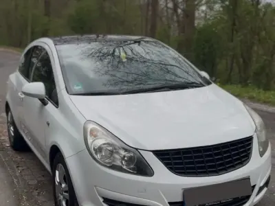 Gebraucht Opel Corsa Edition 80 PS (58 kW) 2009 Weiß Kleinwagen