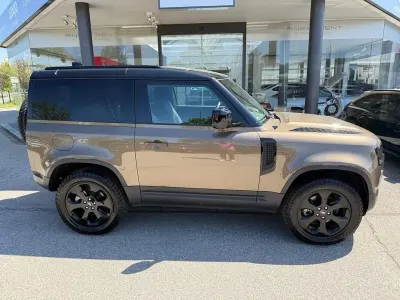 Gebraucht Land Rover Defender Black Edition 249 PS (183 kW) 2023 SUV