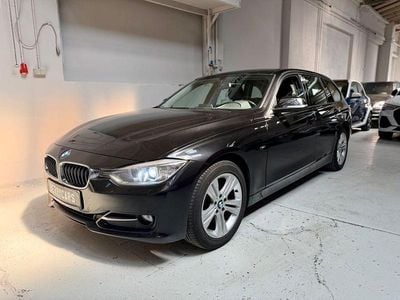 Second-hand BMW 320 Sport Line 184 CP (135 kW) 2013 Negru Berlinǎ