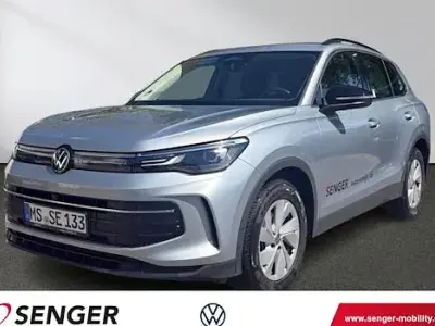 Używany VW Tiguan Goal 150 KM (110 kW) 2024 Srebrny SUV