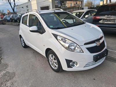 Gebraucht Chevrolet Spark 82 PS (60 kW) 2012 Weiß Kleinwagen
