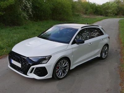 gebraucht Audi RS3 8Y Sportback AGA schwarz 5 J Matrix