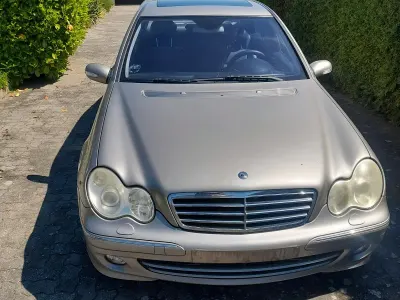 Gebraucht Mercedes C320 Avantgarde 224 PS (164 kW) 2004 Limousine