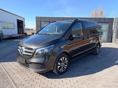 Gebraucht Mercedes V220 163 PS (119 kW) 2022 Grau Van / Kleinbus