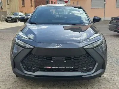 Gebraucht Toyota C-HR 140 PS (102 kW) 2025 Grau SUV