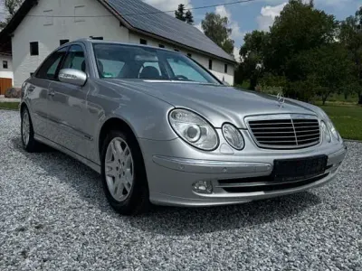 Gebraucht Mercedes E200 163 PS (119 kW) 2004 Silber Limousine