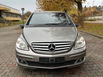 Grau Gebraucht 2005 Mercedes B150 Van / Kleinbus | 1.900 € (Teuer)
