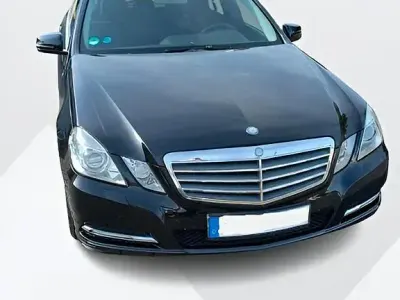 Gebraucht Mercedes E200 136 PS (100 kW) 2012 Schwarz Kombi