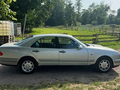 Mercedes E240