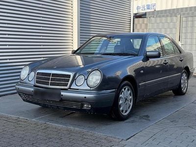 Second-hand Mercedes E280 193 CP (141 kW) 1997 Gri Berlinǎ