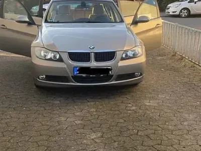 Gebraucht BMW 320 170 PS (125 kW) 2008 Braun Limousine
