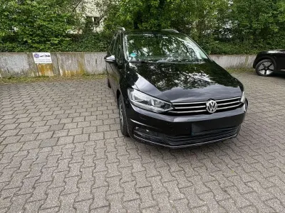 Gebraucht VW Touran Sound 150 PS (110 kW) 2017 Schwarz Van / Kleinbus
