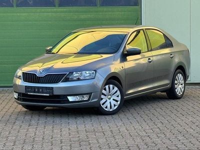 Grau Gebraucht 2013 Skoda Rapid Elegance Limousine | 5.695 € (Fairer Preis)