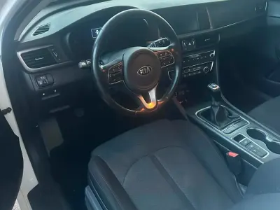 Gebraucht Kia Optima 145 PS (106 kW) 2017 Weiß Kombi