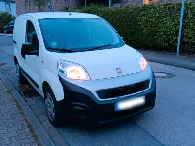 Gebraucht Fiat Fiorino 95 PS (69 kW) 2018 Weiß Van / Kleinbus