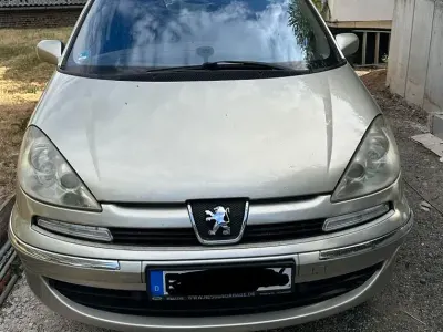 Gebraucht Peugeot 807 170 PS (125 kW) 2008 Gold Van / Kleinbus