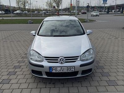 Usata VW Golf IV 75 CV (55 kW) 2004 Argento Berlina