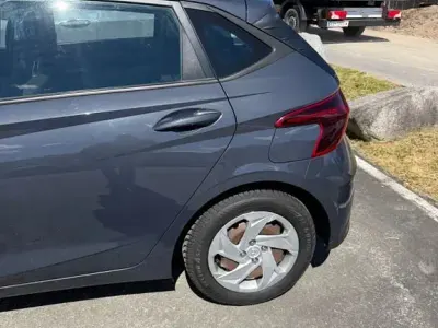 Gebraucht Hyundai i20 101 PS (74 kW) 2020 Grau Kleinwagen